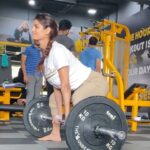 Anveshi Jain Instagram - Lifting up is the hardest part...it gets easier afterwards . Be it your heart , courage or weights . #gym #workout #deadlift #love #woman #motivation #saturday #lifting #womanwholift #instagood #instagram #reels