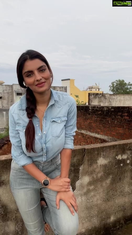 Anveshi Jain Instagram - For weight free easy home workouts and yogaaa !
