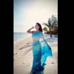 Anveshi Jain Instagram - Saree in Maldives 🇲🇻 . . . . . #saree #sareelove #maldives #anveshijain #love #instagood