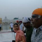 Ashish Vidyarthi Instagram - NEVER EXPECTED THIS AT THE GOLDEN TEMPLE, AMRITSAR 😇🙏🏽 🔗CLICK THE LINK IN BIO 😍❤️ I had an incredible experience at The Golden Temple, Amritsar and today I wish to share that divine experience with you! There was divinity in the air, serenity embraced the heart, and music that travelled from the soul to the lips that spoke of praises about the Lord. We all have our own Faiths and beliefs that guide us to the path of righteousness, reminding us of the goodness that graces us and the world we live in. I thank the universe for every opportunity that I get to experience the blessings that I have and keep receiving from the universe. I am in deep deep gratitude toward Rajinder Singh & Amita Sharma for this experience and privilege... The amazing people that I met in the holiest city of Punjab - Amritsar. #goldentemple #punjab #amritsar #ashishvidyarthi #holycity #friends #love #belief #faith #reelitfeelit #reels #reelkarofeelkaro