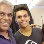 Ashish Vidyarthi Instagram – 4 SAAL BAAD… KUCH YAADEIN REH JATI HAIN 🥺😍❤️ 
🔗 Click the link in bio to watch the full vlog

Every journey that has begun will have its completion,
Today as I bid farewell I am taking back a treasure trove of memories with me. 

We are saying Bye to Purba, Falguni, Babu and all my loving folks… I had the most amazing moments of my life.

In this vlog, I will take you 4 years back when Arth, Piloo and I embarked on this journey and today those have become my most cherished memories.

Kehete hai na…Bass Yaadein Rehe Jati Hain!
When everything fades away, what stays behind are the memories that we created with our loved ones. 

Thank you for hosting this friend with your love, warmth and joy….
Purba, Falguni, Babu, Ayush, Mustafa, Viji, Rumin, Vinod, Usha, Suyash and everyone who made space for us in their homes and hearts.

Khass Friends…You have left your Khass with me.

We shall meet again to create new memories till then…
Dil Se Shukriya 🙏🏻❤️

#AshishVidyarthiActorVlogs #AshishVidyarthi #ActorVlogs #USA #parents #memories #goodbye #friendships #dreams #love United States of America