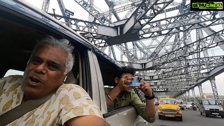 Ashish Vidyarthi Instagram - ACHANAK SE KOLKATA CHALE AYE 😍🥰| চালে কোলকাতা? Click the link in bio to watch the full Vlog 😍❤️ There is something beautiful that gets created when one culture meets another. Kolkata has been like a second home to me, but for Swapnil who hails from Pune, this is the first time that he will be visiting the city of Joy - Kolkata. This is special for us... Swapnil has been sharing my stories from BTS, but this time around we shall experience the Cultural Capital of India, the magnificent Kolkata together. Inviting you to immerse in the rich culture and travel with me to the land of friendships, people, love, art and stories. Because I love to travel with friends... And you are my friend! Alshukran Bandhu, Alshukran Zindagi. #kolkata #ashish #vlogs #travel #travelvlog #actorvlogs #ashishvidyarthi #actorslife #reels #reelitfeelit #kolkatafoodie #kolkatadiaries #kolkatabuzz #mumbai #rains #bts