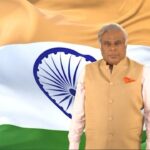 Ashish Vidyarthi Instagram - Let the tricolour stand victorious signifying the unity in rich diversity of our beloved nation. Let us, each day strive to come together with love, igniting spirits as beacons of hope and, As we work towards fulfilling our dreams and the dreams of others, Let our beautiful country prosper and rise to its glory. This Independence Day we celebrate togetherness 🇮🇳🙏🏽❤️ Thank you @wizcraft_india for allowing me the privilege to Voice this Amazing Ode to our Dhwaj. #independenceday #75thindependenceday #azaadikaamritmahotsav #wizcraftindia