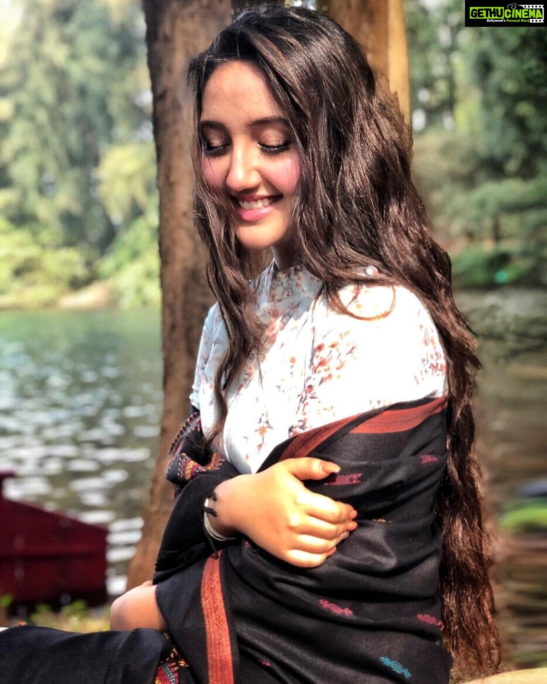 Ashnoor Kaur Instagram - Sometimes you can be beautifully out of place, just like the moon during the day✨💗 . . Who all are looking forward to this year, 2021?