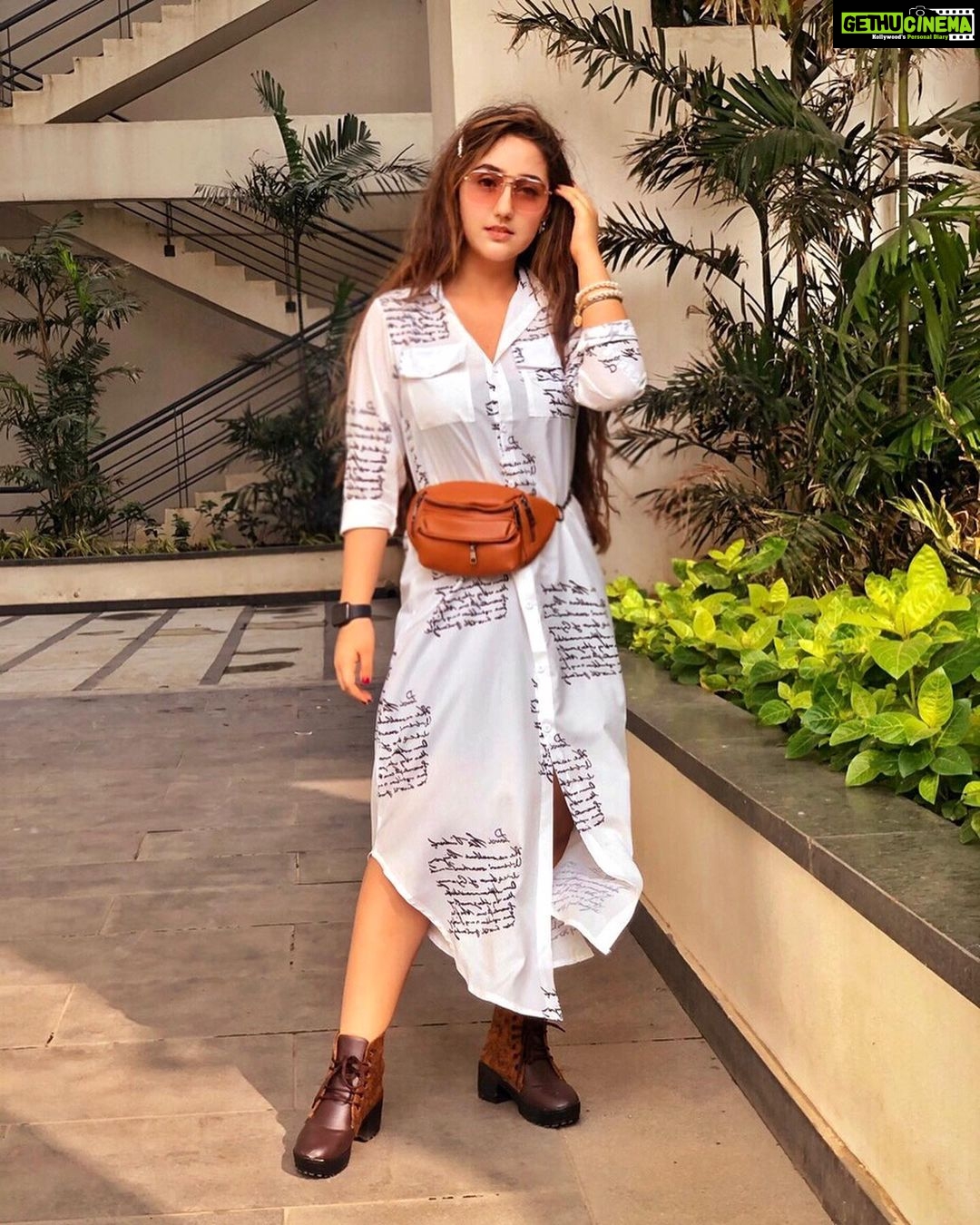 Ashnoor Kaur Instagram - Just a girl boss building her empire✨ . . #WhatIWore #ashnoorstylediaries Wearing @drobekart Boots @juneberry__official Jewellery @jewelsgalaxy