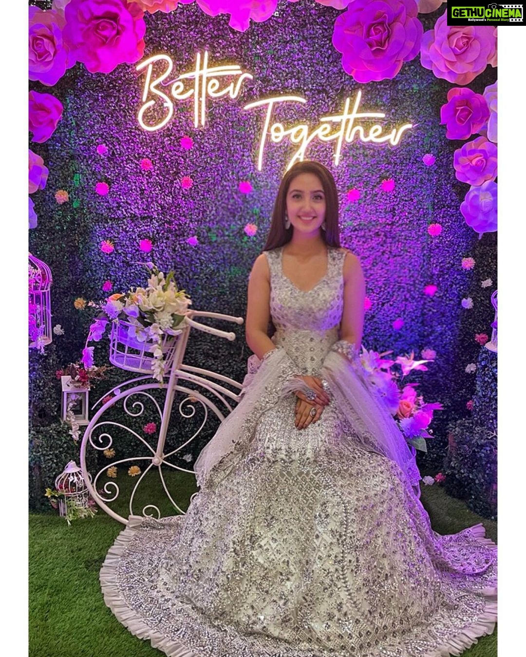 Ashnoor Kaur - 491.7K Likes - Hold yourself to a standard of grace, not perfection✨💗
.
.
#WhatIWore #ashnoorstylediaries
Outfit by @theindianbridalcompany
Styled by @the_adhya_designer
Assisted by @twinklebakhai
📸 by @purple.star.entertainment