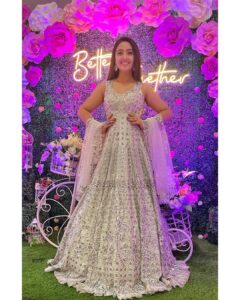 Ashnoor Kaur Instagram - Hold yourself to a standard of grace, not perfection✨💗
.
.
#WhatIWore #ashnoorstylediaries 
Outfit by @theindianbridalcompany
Styled by @the_adhya_designer
Assisted by @twinklebakhai
📸 by @purple.star.entertainment