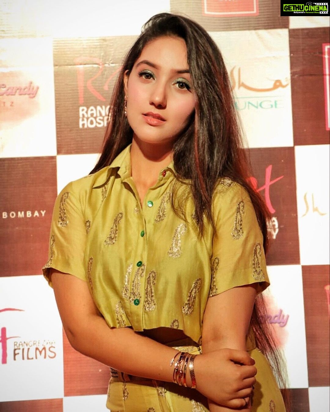 Ashnoor Kaur Instagram - You could be anything, but anything can’t be you✨ . . #WhatIWore #ashnoorstylediaries Styled by @drashtidiwan @poonam__diwan Outfit by @colorstorybydee Jewellery @jewelsgalaxy 📸 by @x_avi_xx