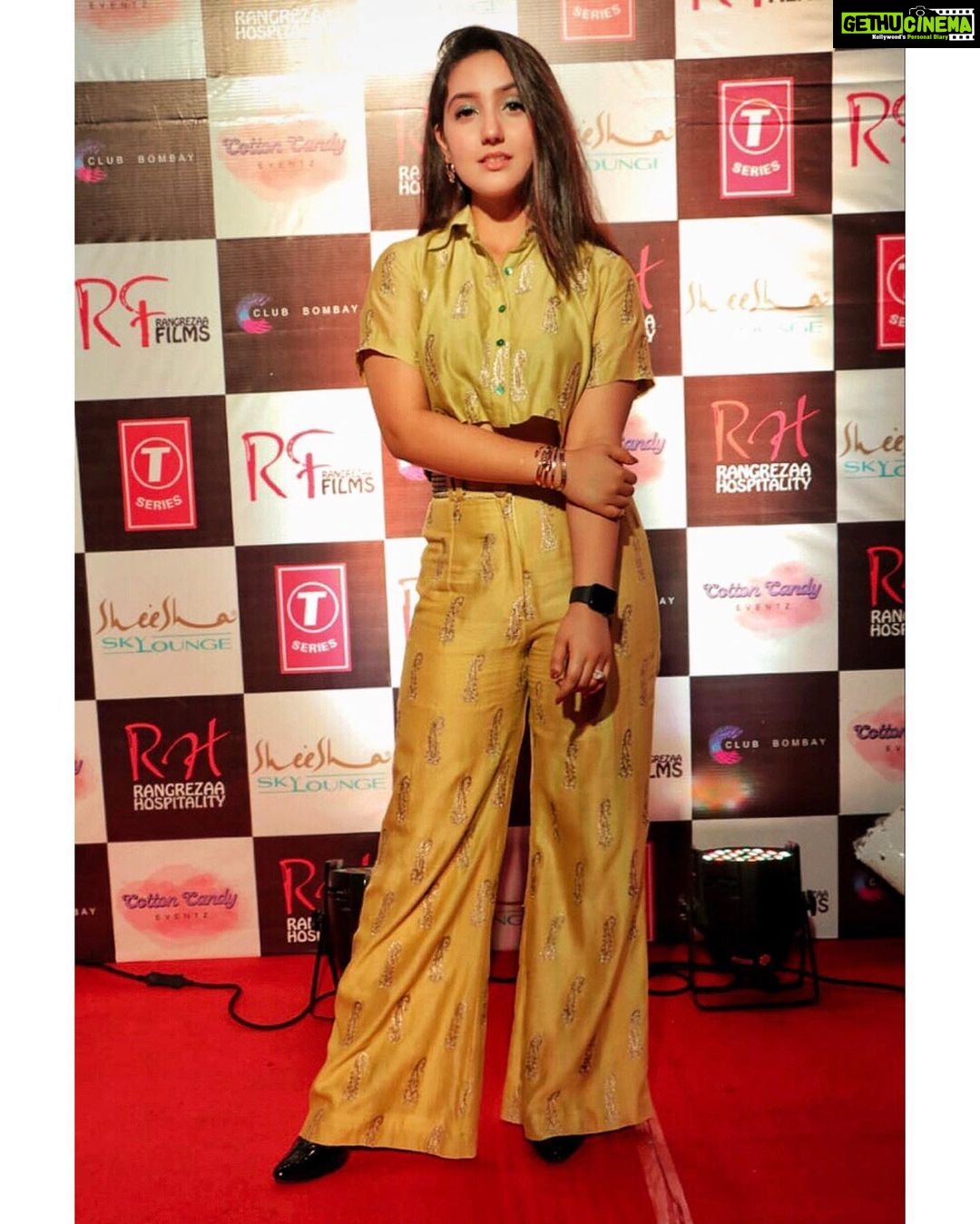Ashnoor Kaur Instagram - You could be anything, but anything can’t be you✨ . . #WhatIWore #ashnoorstylediaries Styled by @drashtidiwan @poonam__diwan Outfit by @colorstorybydee Jewellery @jewelsgalaxy 📸 by @x_avi_xx