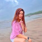 Ashnoor Kaur Instagram - The best kinda mornings🤍 #BeachBaby