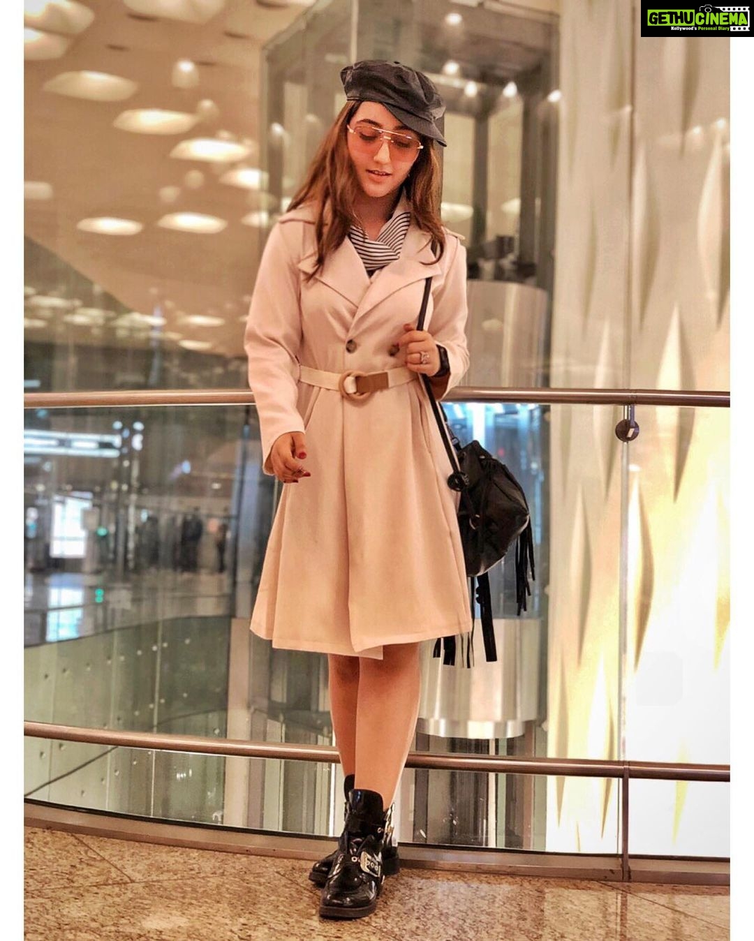 Ashnoor Kaur Instagram - Off to Delhi, meri birthplace😁 To take the thand ke mazzeee!!! Let’s rock our first project together @thesiddharthnigam 🤗💃🏻 #AirportLook #WhatIWore Outfit @frenesifashion Jewellery @jewelsgalaxy 📸 @kauravneet79 & @vibhanigam6775