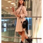 Ashnoor Kaur Instagram - Off to Delhi, meri birthplace😁 To take the thand ke mazzeee!!! Let’s rock our first project together @thesiddharthnigam 🤗💃🏻 #AirportLook #WhatIWore Outfit @frenesifashion Jewellery @jewelsgalaxy 📸 @kauravneet79 & @vibhanigam6775