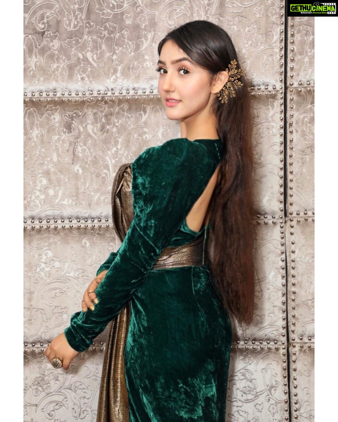 Ashnoor Kaur Instagram - Every heart has a story to tell✨