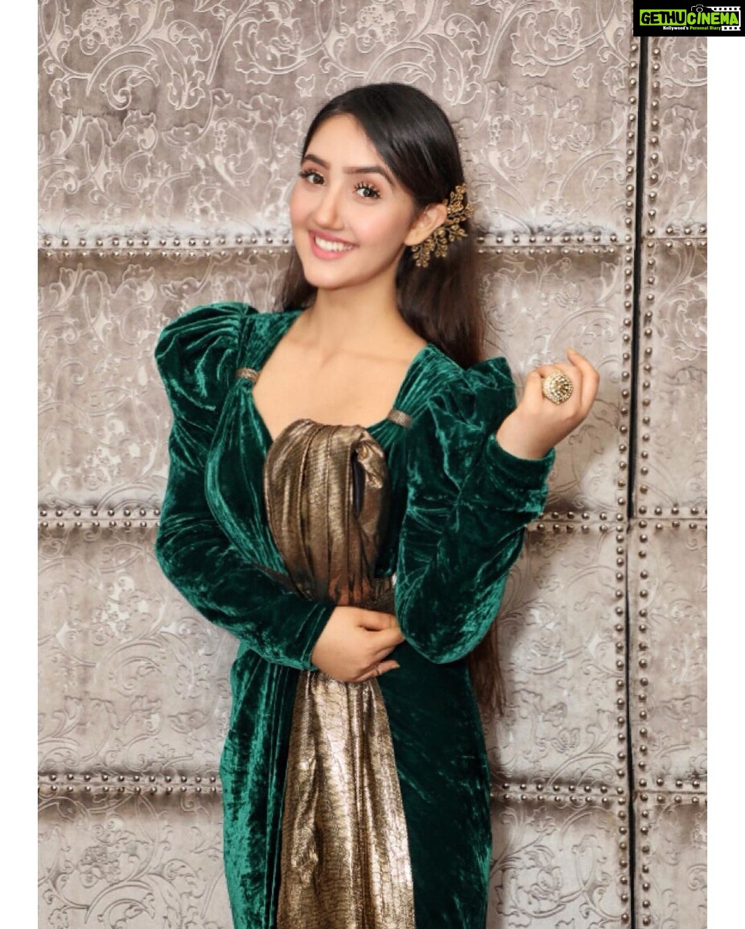 Ashnoor Kaur Instagram - Every heart has a story to tell✨