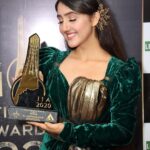 Ashnoor Kaur Instagram - ‘Style icon of the year’ it is❤️ Thank you @internationaliconicaward for the recognition! My first one for style🥰 Yayyyyy, 2020 is atleast ending on a good note hahaha!🤗 #Gratitude 🙏🏻