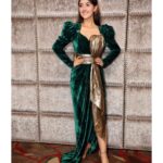 Ashnoor Kaur Instagram - Be yourself and don’t apologise✨ . . #AboutLastNight #AwardsNighr #ashnoorstylediaries #WhatIWore for the @internationaliconicaward ✨ Styled by :- @the_adhya_designer Assisted by :- @twinklebakhai Outfit by :- @mayacultureofficial Jewellery by - @houseofdoro 📸 by :- @smileplease_25