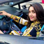 Ashnoor Kaur Instagram - Hey you!! Take the steering wheel of your own life. Always. 💙 . Guess the car’s name? (Hint: It has a song titled as it) 📸 @randeepraii