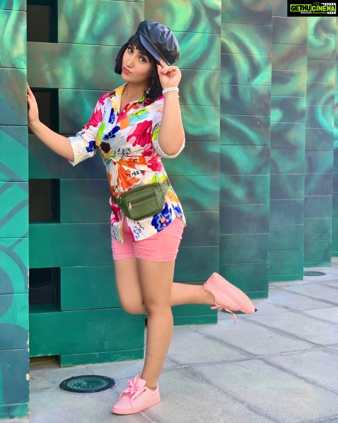 Ashnoor Kaur Instagram - Life is a work of art, make yours colourful... Use the whole box of colours, paint the sky in pretty shades of summersđź’— #AshnoorWrites