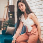 Ashnoor Kaur Instagram - Go barge in to make your dream turn into a reality, fearlessly❤️ #workhard #beconfident #hopealways