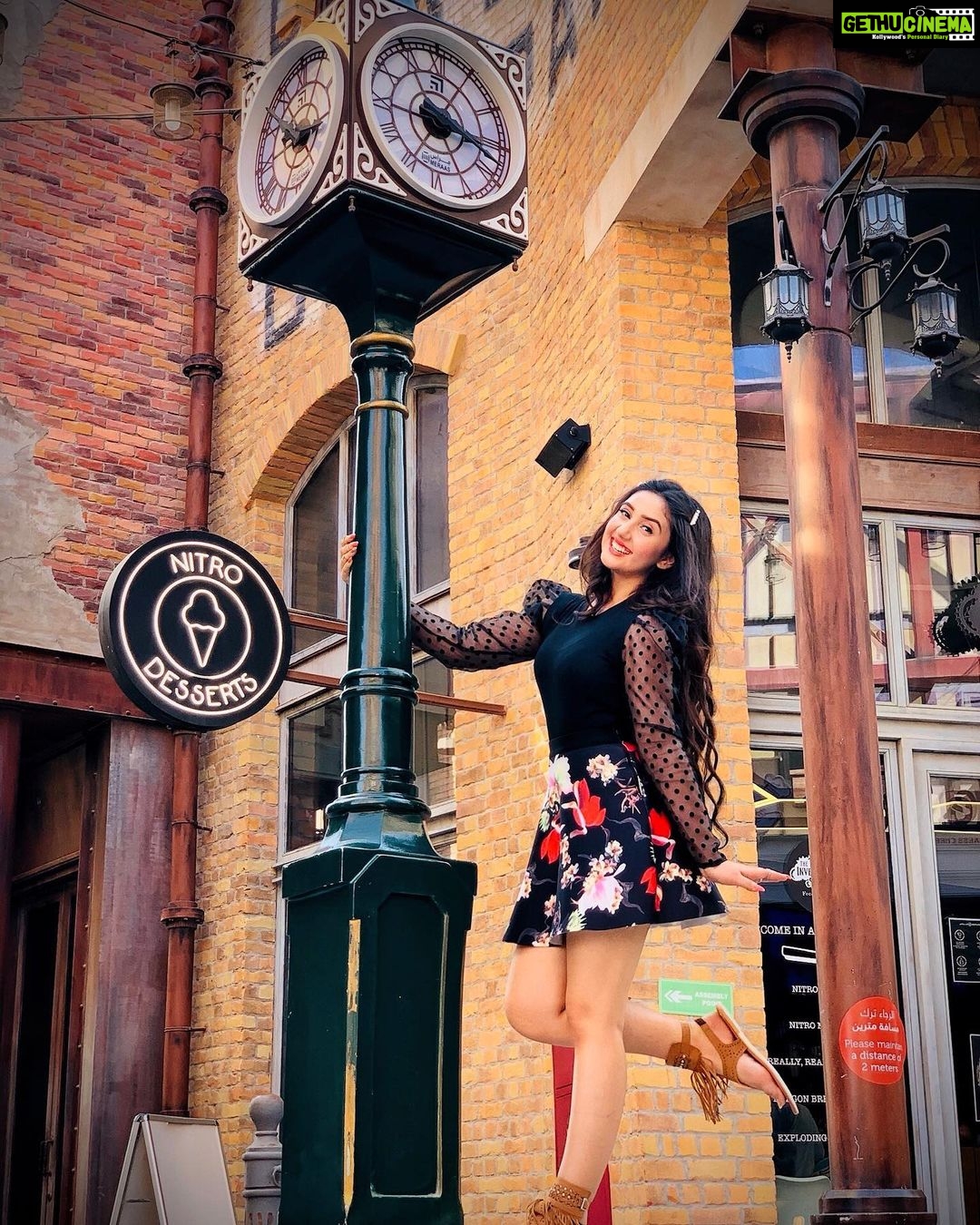 Ashnoor Kaur Instagram - It’s a good day to be happy❤️