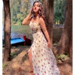 Ashnoor Kaur Instagram - //Vogue vibes//💗🌻