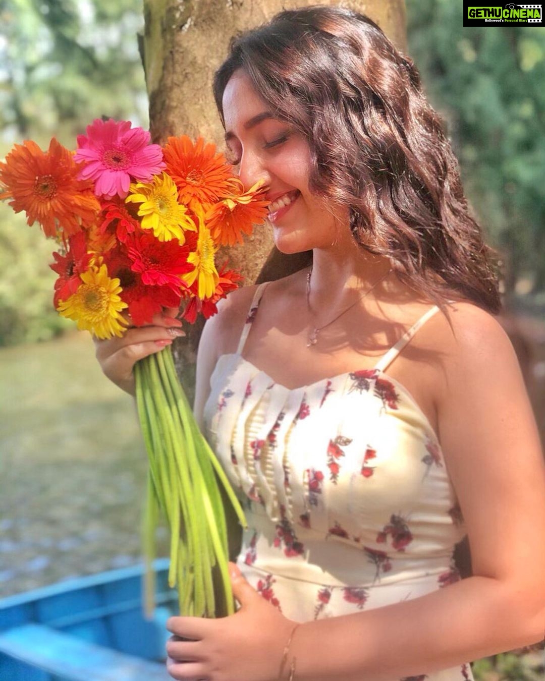 Ashnoor Kaur Instagram - Happy Sunday ya’ll🧡