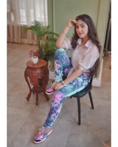 Ashnoor Kaur Instagram - Be the peace you crave for in this chaotic world💗