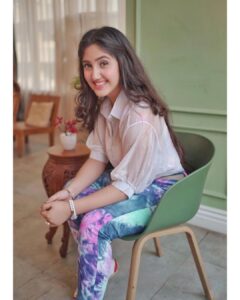 Ashnoor Kaur Instagram - Be the peace you crave for in this chaotic world💗