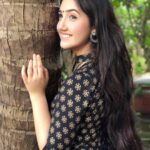 Ashnoor Kaur Instagram - The beauty of you is how you wear the person you are❤️ . . #AboutYesterday #gurpurabcelebrations #indian #whatiwore #ootd