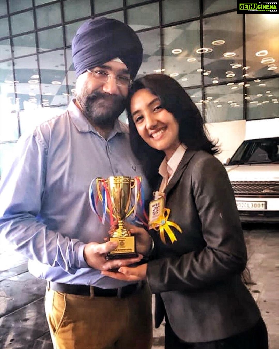 Ashnoor Kaur Instagram - It’s the birthday of the man I love the most... The one who’s taught me several things not only by being a living example, but also an understanding friend... Who guides me, advices me, is my partner in crime, and most important someone who has full faith in me and pushes me to expand my limits and utilise my capabilities, not only in terms of achievements but in terms of being a good human being first... To the one who understands me without having to say a word, to the one who shines with pride when I succeed... HAPPY BIRTHDAY PA❤️ I love you @gurmeetsingh0911