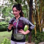 Ashnoor Kaur Instagram - I found the perfect spot on my run today! Really, wanted to show it to you guys, but my phone had other ideas🙄 I’m so tired of ruined moments like these! There has to be a better way to capture life, right? I think we’re going to find out on 13th October🙊 Watch this space for to know how this #BlooperMoment turns to the perfect one❤️ #DelightEveryMoment #comingsoon @vivo_india