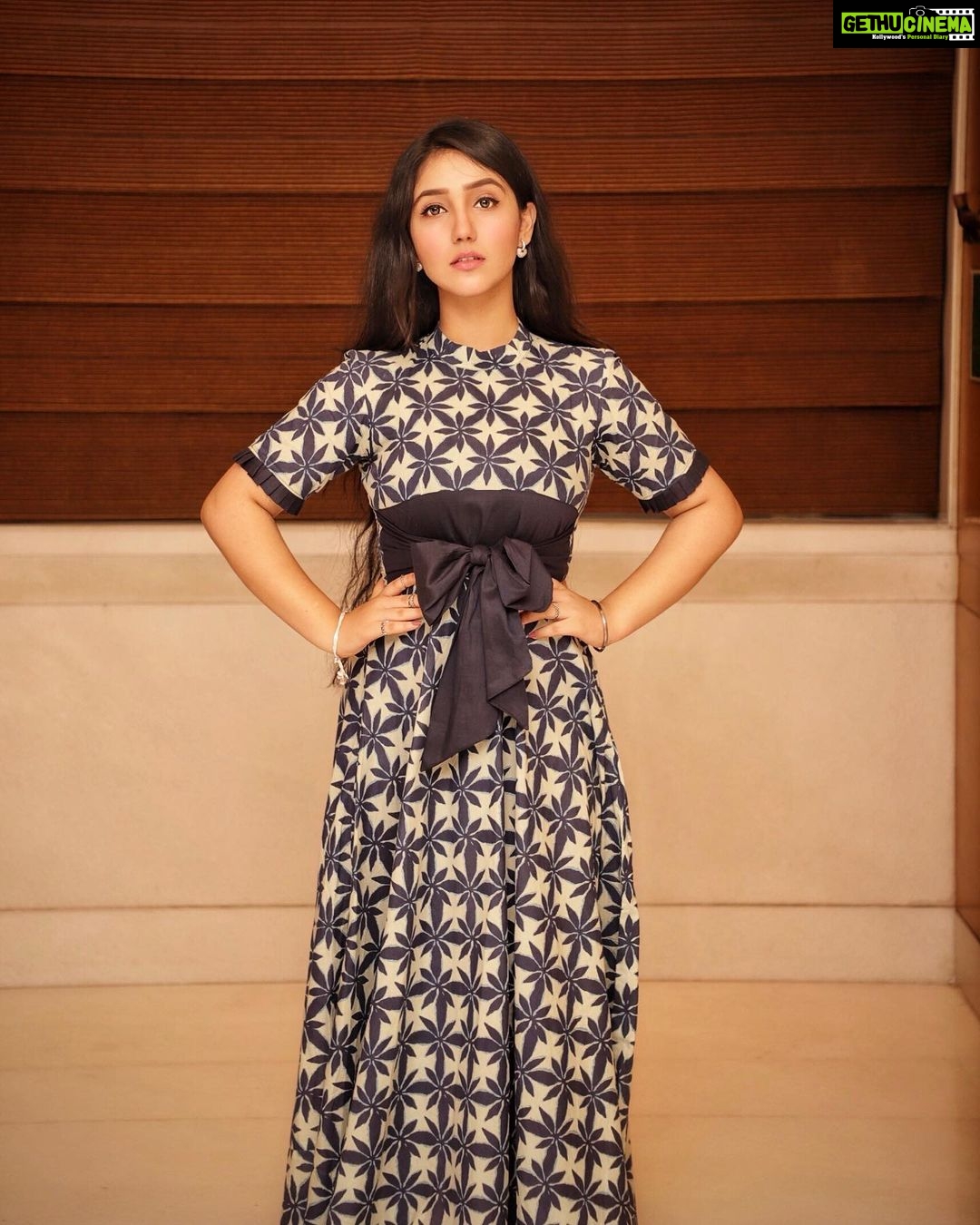 Ashnoor Kaur Instagram - The more you be yourself, the more magical life gets❤️✨ . . #WhatIWore #ootn Wearing @the_homeaffair_jaipur Jewellery @jewelsgalaxy 📸 @smileplease_25