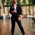 Ashnoor Kaur Instagram - Strive to be a proof, that one can walk through hell but still be an angel🖤 . . Wearing @closet.hues Glares @goldqueen_in 📸 @positive_minds_confident_souls