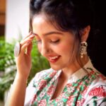 Ashnoor Kaur Instagram - Ban-than ke mutyara aaiyan, Aaiyan patola ban ke❤️
