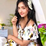 Ashnoor Kaur Instagram - Ocean blue eyes, looking in mine... I feel like I might, sink and drown and die🎶💗 . 1,2 or 3?