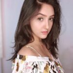 Ashnoor Kaur Instagram - Beautiful wildflower, grow untamed🌼💗