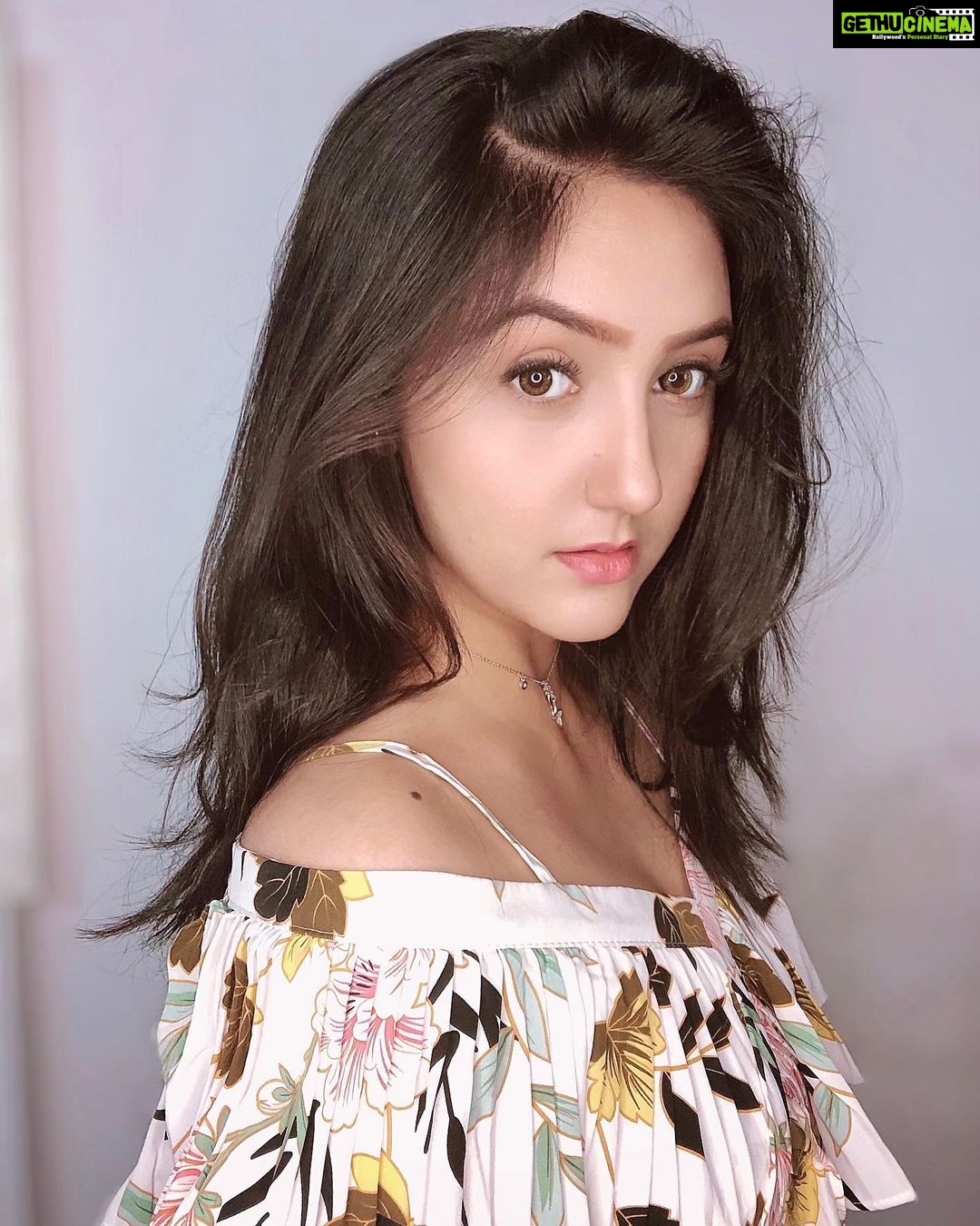 Ashnoor Kaur Instagram - Beautiful wildflower, grow untamed🌼💗
