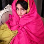 Ashnoor Kaur Instagram - 1- When it’s Monday and u wanna sleep an hour extra... 2- And then your morning class gets cancelled😬😍 #GodYouAreGreat #bliss #onlineclasses #mondaythings . What memes come to your mind seeing this?🤔👅