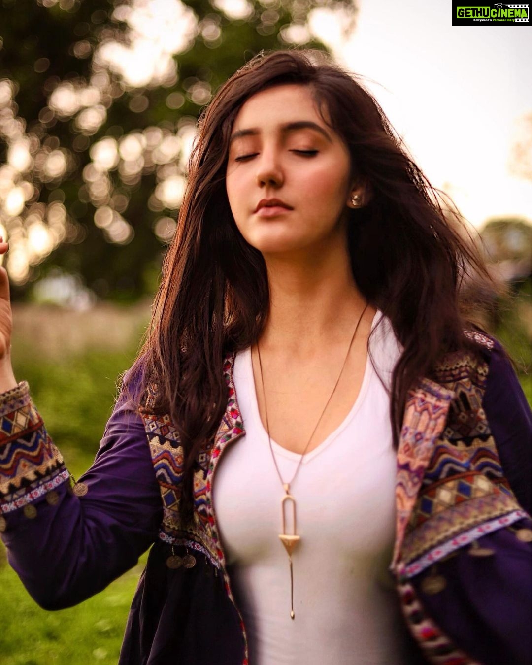 Ashnoor Kaur Instagram - Breathe. Relax. Let go🧡 . I love spending time in nature, do you?