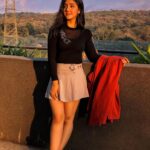 Ashnoor Kaur Instagram - Sunsets are proof that endings can be beautiful too❤️ #goldenhour #sunsetlover #believe #havefaith