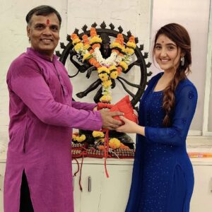 Ashnoor Kaur Instagram - I am so happy to welcome my newest student @ashnoorkaur. She started acting at a very young age and has turned into a commendable artist today. I choreographed her when she was 5 years old and I am looking forward to teaching her again. All the best for all your future endeavours. My blessings are always with you! Nateshwar Nritya Kala Mandir - Kathak Institute of Late Natraj Gopi Krishna