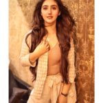 Ashnoor Kaur Instagram - Let the hair do the talking😉❤️ . Because when a girl gets a hair transformation, it’s because she plans to evolve herself!!! #NewHair #NewMe #LovingIt . . Thank you @vikas_marwah_hairsalon I’m loving it🥰 Wearing @closet.hues 📸 @smileplease_25