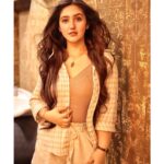 Ashnoor Kaur Instagram - Let the hair do the talking😉❤️ . Because when a girl gets a hair transformation, it’s because she plans to evolve herself!!! #NewHair #NewMe #LovingIt . . Thank you @vikas_marwah_hairsalon I’m loving it🥰 Wearing @closet.hues 📸 @smileplease_25