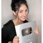 Ashnoor Kaur Instagram - Silver button in sucha short span of time! This isn’t mine, it’s ours❤️ 1L subs happened quite some time ago, and got this silver button 10 days ago, hahaha yes this was in the mystery box👅❤️ @YouTube @youtubeindia