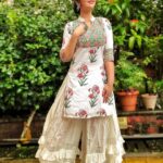 Ashnoor Kaur Instagram - Here’s a picture of #WhatIWore for #GaneshChaturthi ❤️ 1,2 or 3? (Swipe to the last picture to see me saving my new white from getting dirty🤪) . . Wearing @the_homeaffair_jaipur Jewellery @theshoppingtree_insta 📸 @kauravneet79 #FestiveDiaries #EthnicWear #indian
