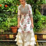 Ashnoor Kaur Instagram - Here’s a picture of #WhatIWore for #GaneshChaturthi ❤️ 1,2 or 3? (Swipe to the last picture to see me saving my new white from getting dirty🤪) . . Wearing @the_homeaffair_jaipur Jewellery @theshoppingtree_insta 📸 @kauravneet79 #FestiveDiaries #EthnicWear #indian