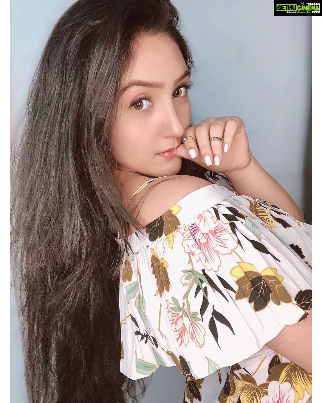Ashnoor Kaur Instagram - Beautiful wildflower, grow untamed🌼💗
