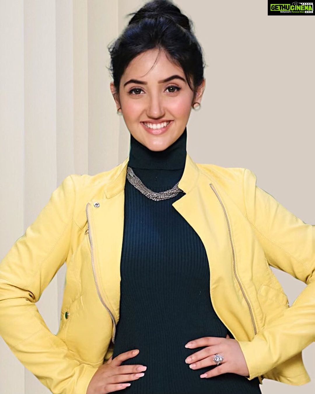 Ashnoor Kaur Instagram - Her courage was her crown, and she wore it like a queen💛