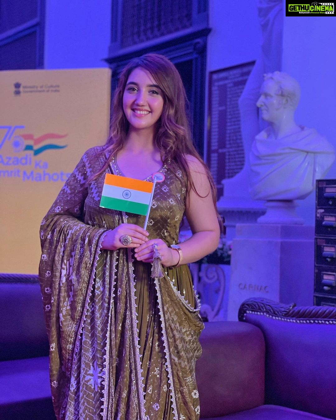 Ashnoor Kaur Instagram - Extremely honoured to be receiving this recognition from the @ministryofculturegoi at the 75th @amritmahotsav 💫 Grateful & blessed! #CulturalAmbassadors . . . . #75at75 #DilSeDesi #HarGharTiranga #MainBharatHu