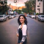 Ashnoor Kaur Instagram - Yes, there used to be a time when going out on Sundays was a casual thing... But now, since all of you know this month is really crucial, asymptomatic and people with confirmed symptoms, almost everyone is getting positive results for #Covid19 So please don’t go out, unless necessary/for work! Please take all your precautions and be more careful, now is the time!!! #staysafe #throwback #SundayAtHome . 📷 @kellansworld